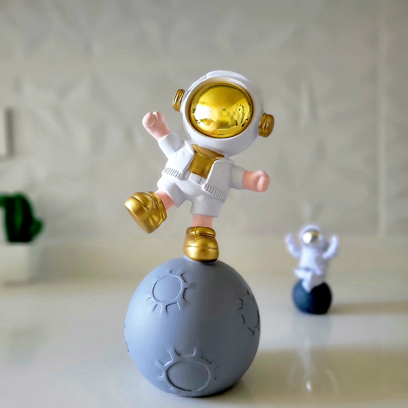 Astronaut on a Rock 25 cm