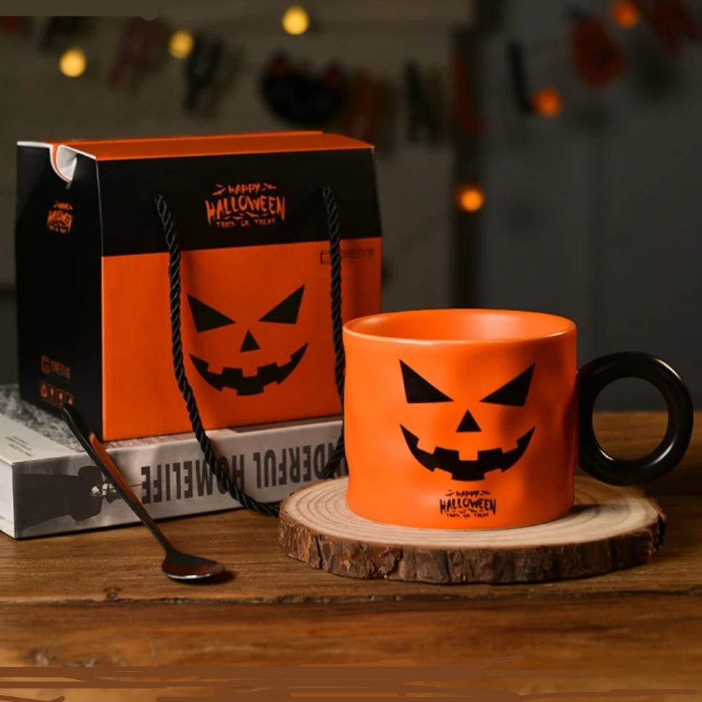 Halloween Mug + Spoon + Gift box 350 ml