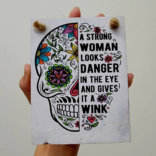 Vintage Wooden Frame Strong woman 12x8 cm
